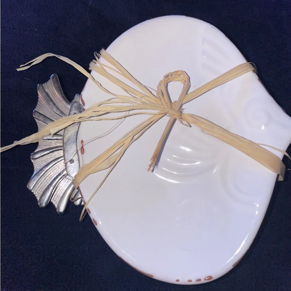 NEW 4 MUD PIE WHITE FISH PLATES 7" NAUTICAL BEACH SEA OCEAN 3 DIMENSIONAL 12109